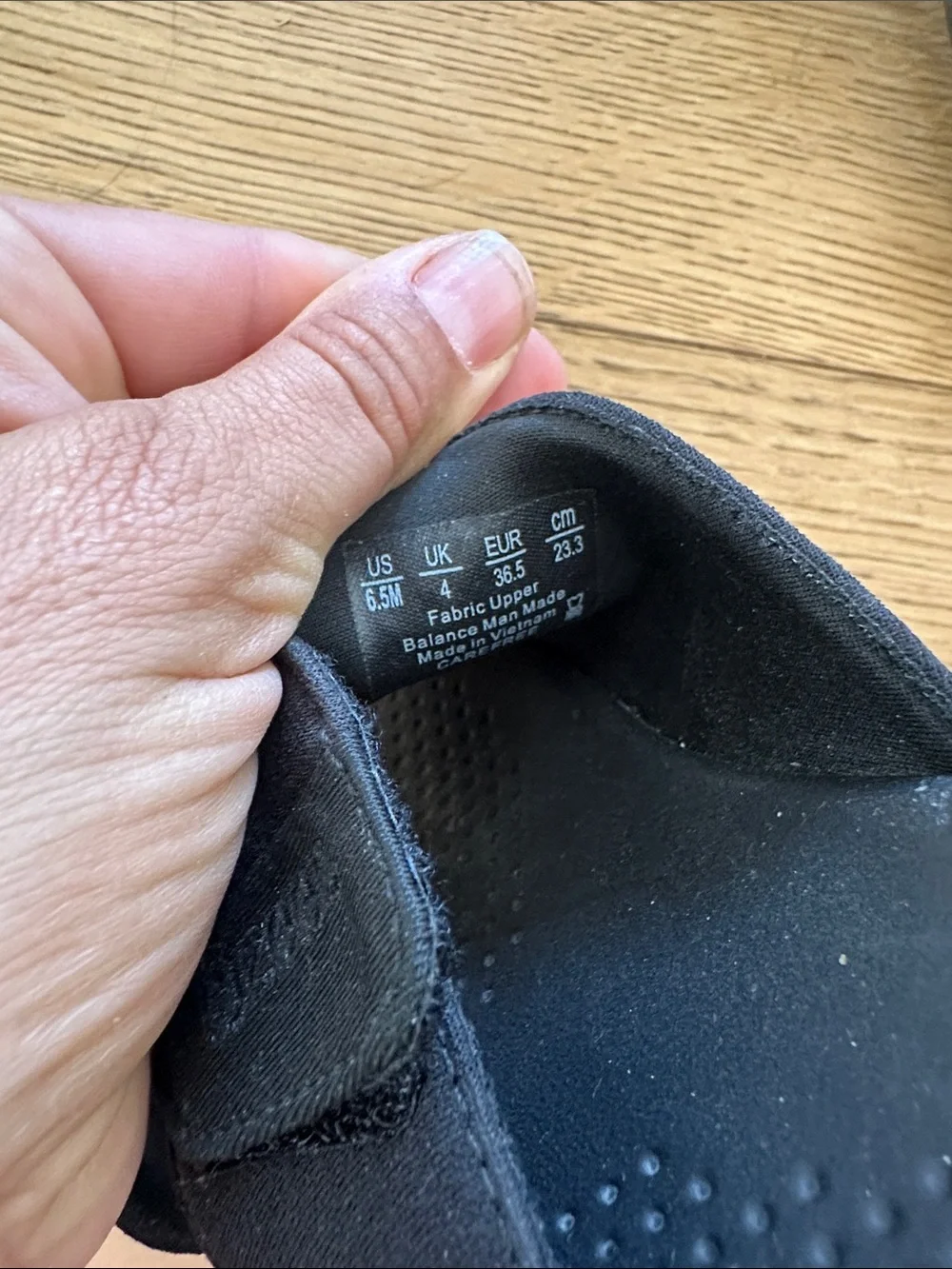 Bzees Carefree Black Fabric Women's Black Slip-On Comfort Slides 6.5